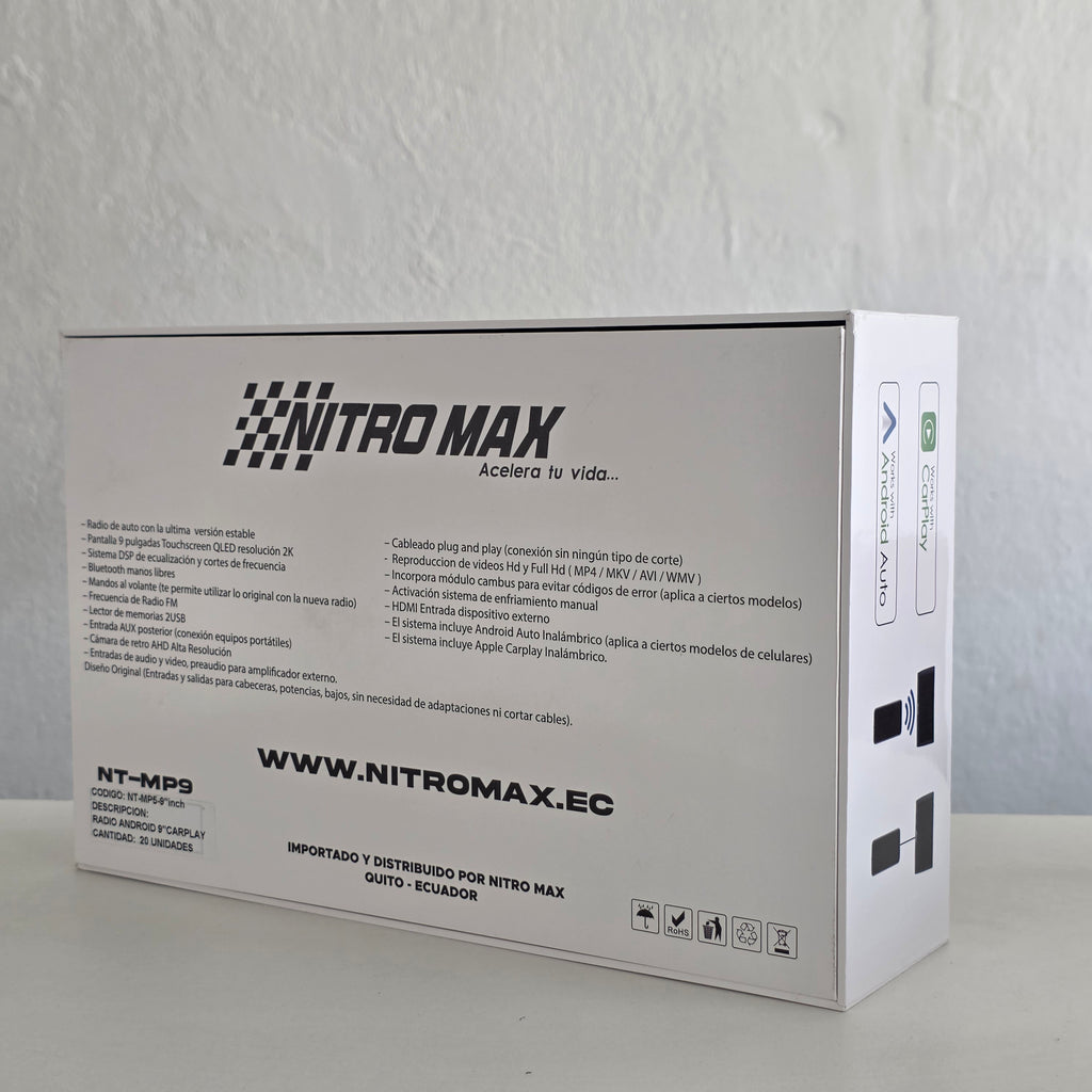 Parte posterior de la caja de empaque comercial de la radio Nitromaxx NT-MP9 detallando las especificaciones técnicas del equipo.