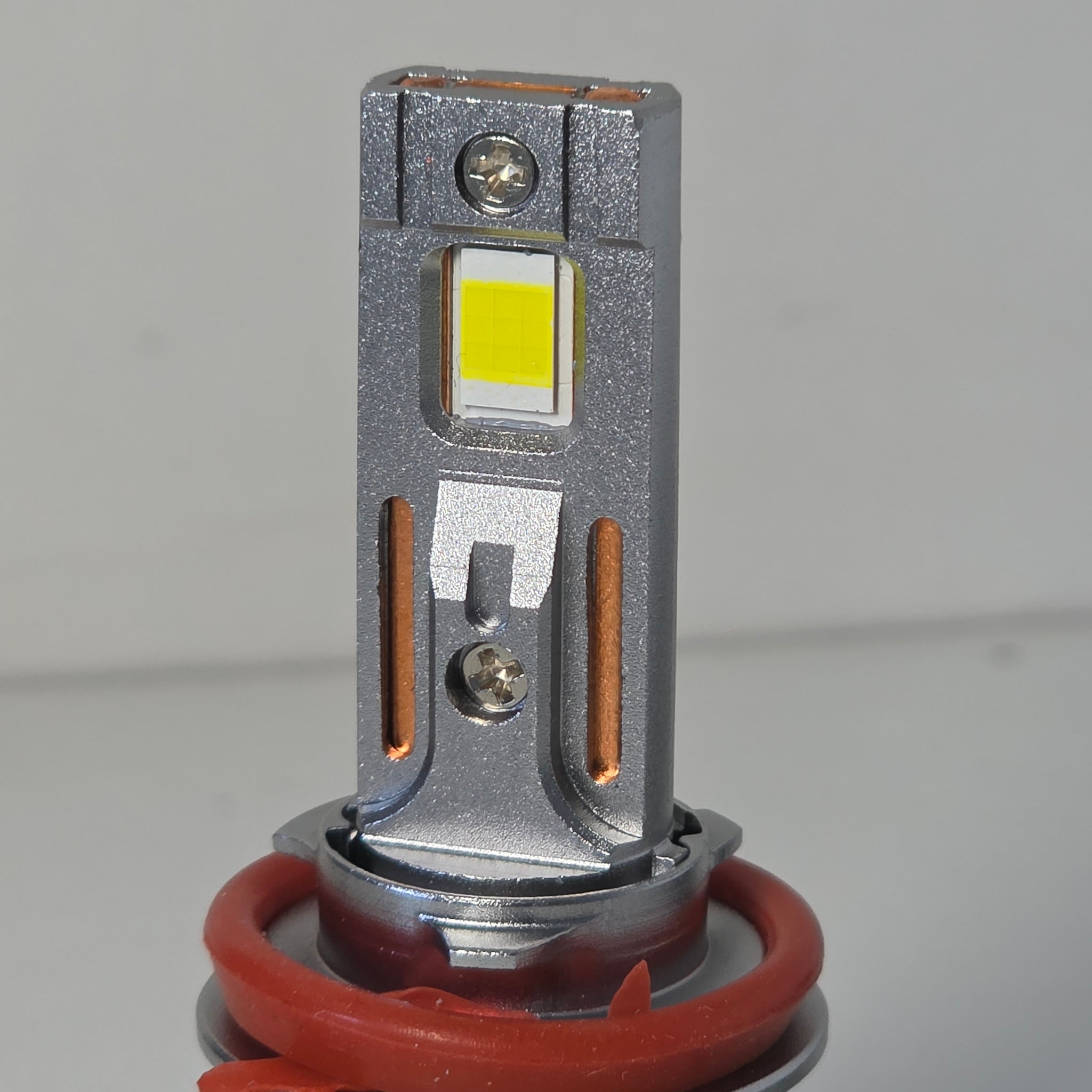 Vista frontal del chip CSP en el foco LED Nitro Max Premium.
