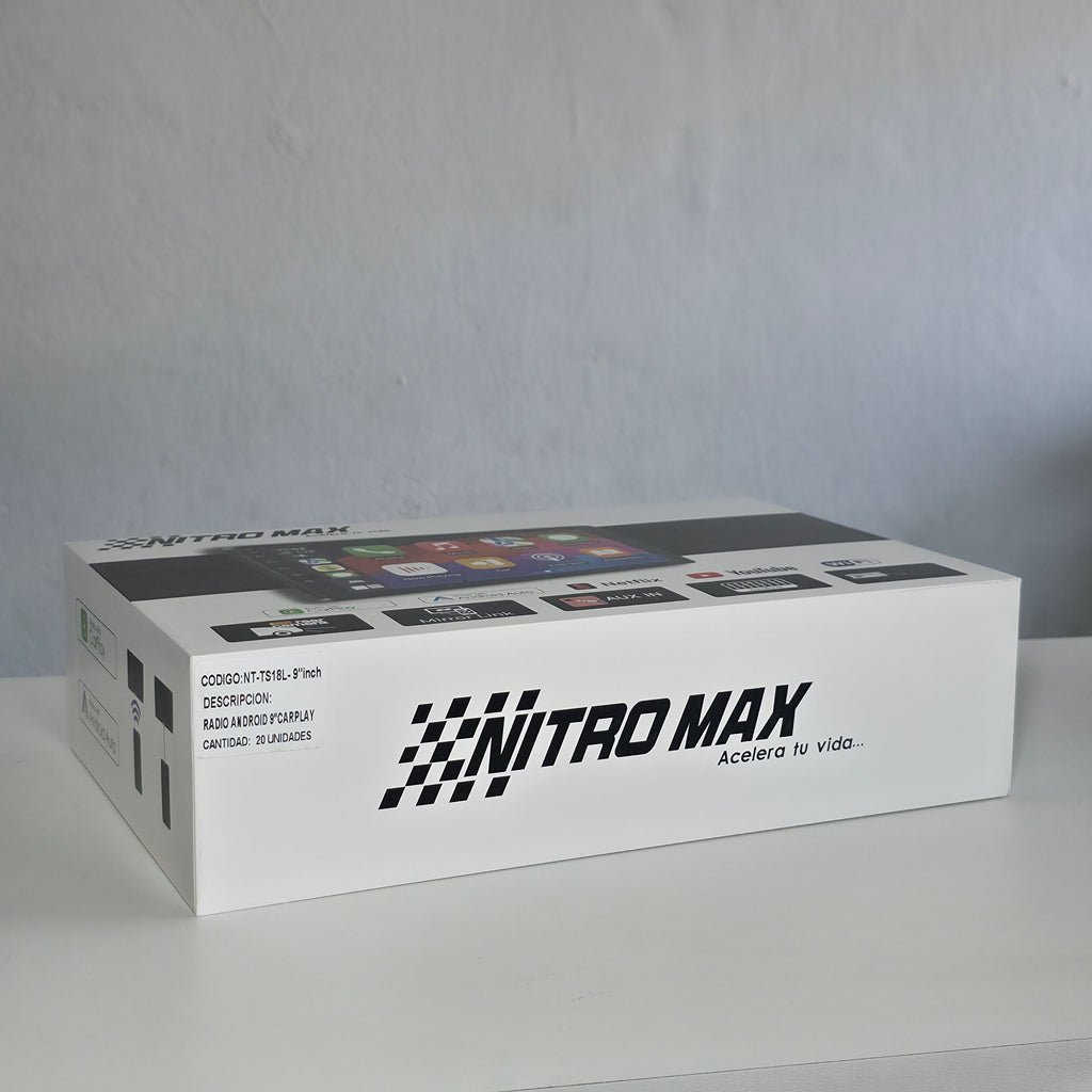 Perspectiva de la caja oficial de la radio Android Nitro Max Premium, resaltando el logotipo de la marca para distribución e instalación.