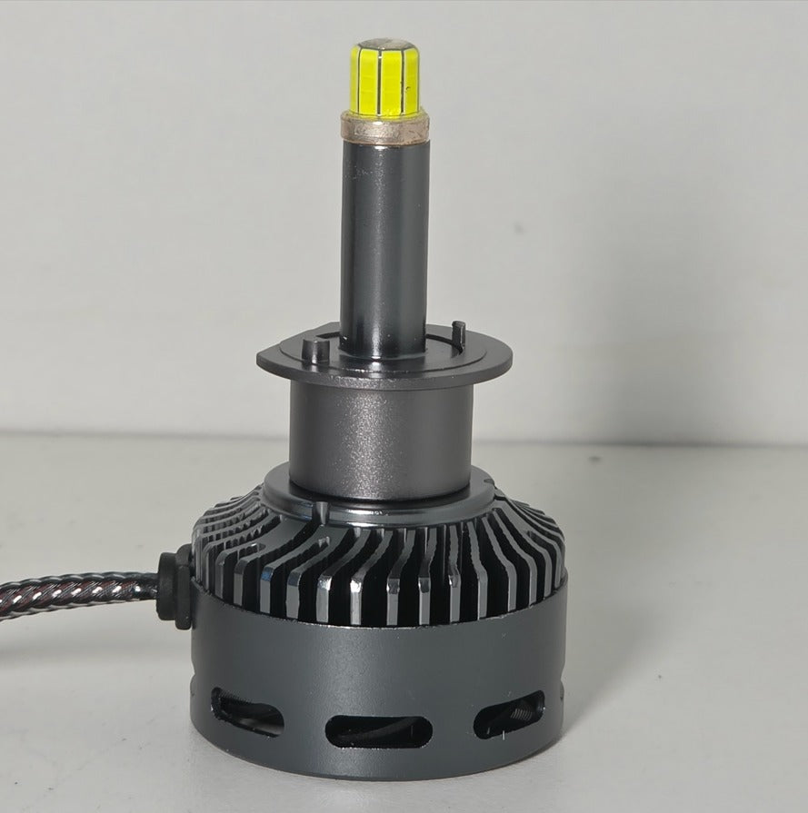Foco LED H1 Nitro Max con cuerpo de aluminio de grado de aviación.