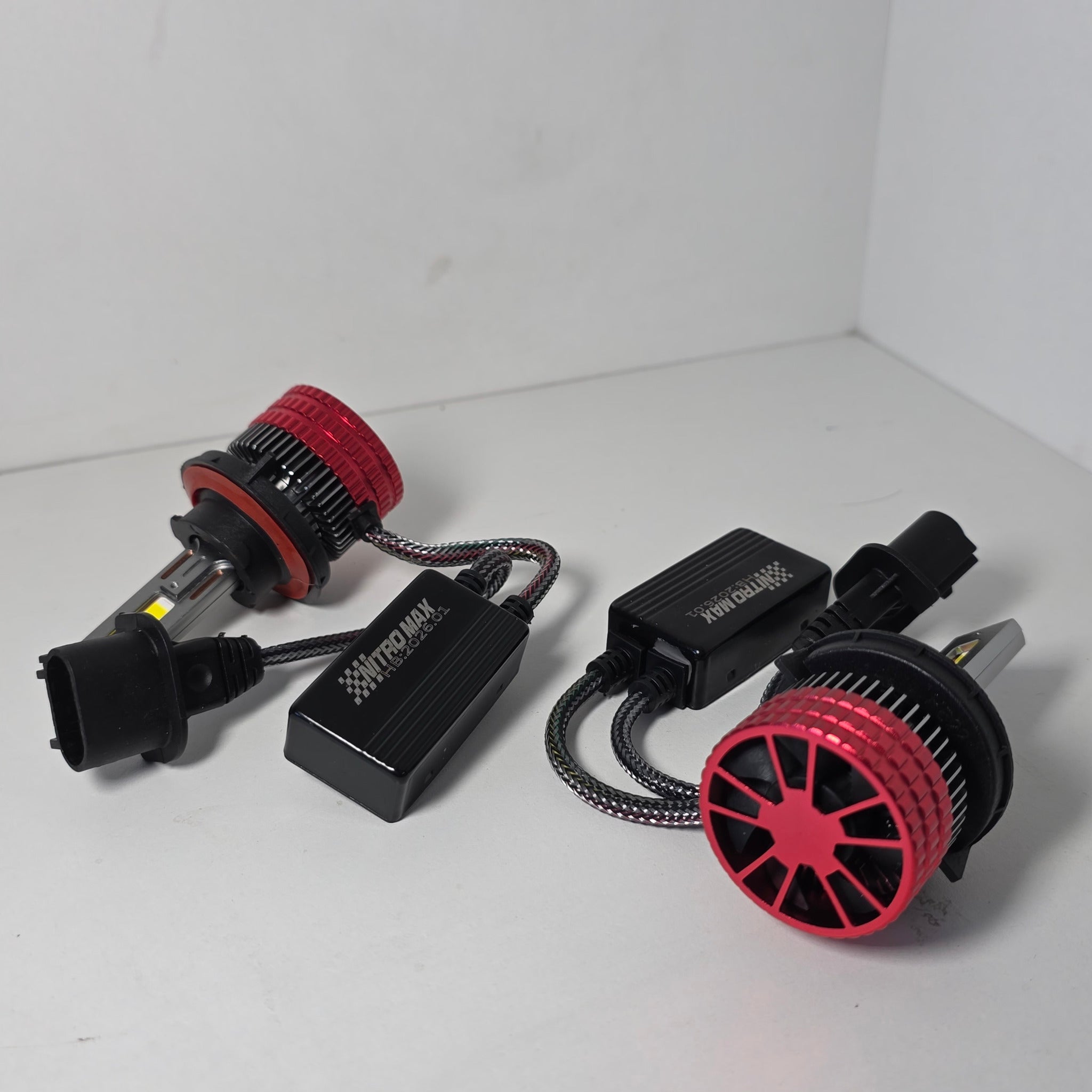 Focos LED H13 Nitro Max con módulos CANBUS integrados.