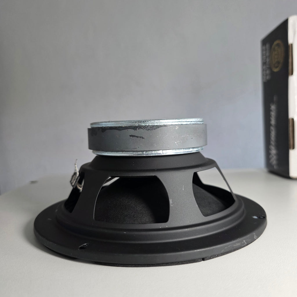 Kit de parlantes 2 vías Nitro Max de 5 pulgadas con rejillas protectoras listas para montaje.