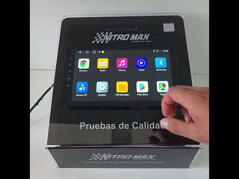 Radio pantalla táctil Nitromaxx de 9 pulgadas protegida dentro de su base de empaque original.